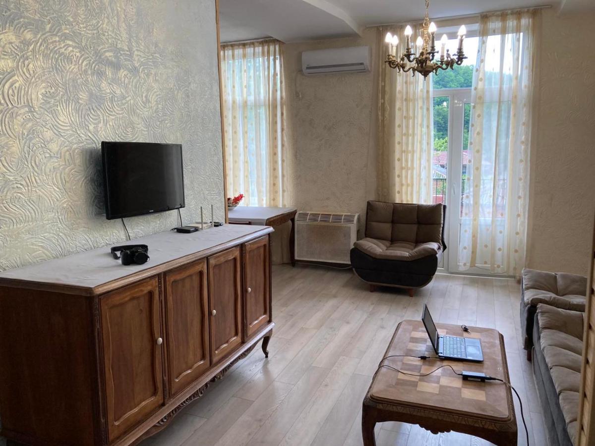 Апартаменти House Nag Кутаїсі Екстер'єр фото