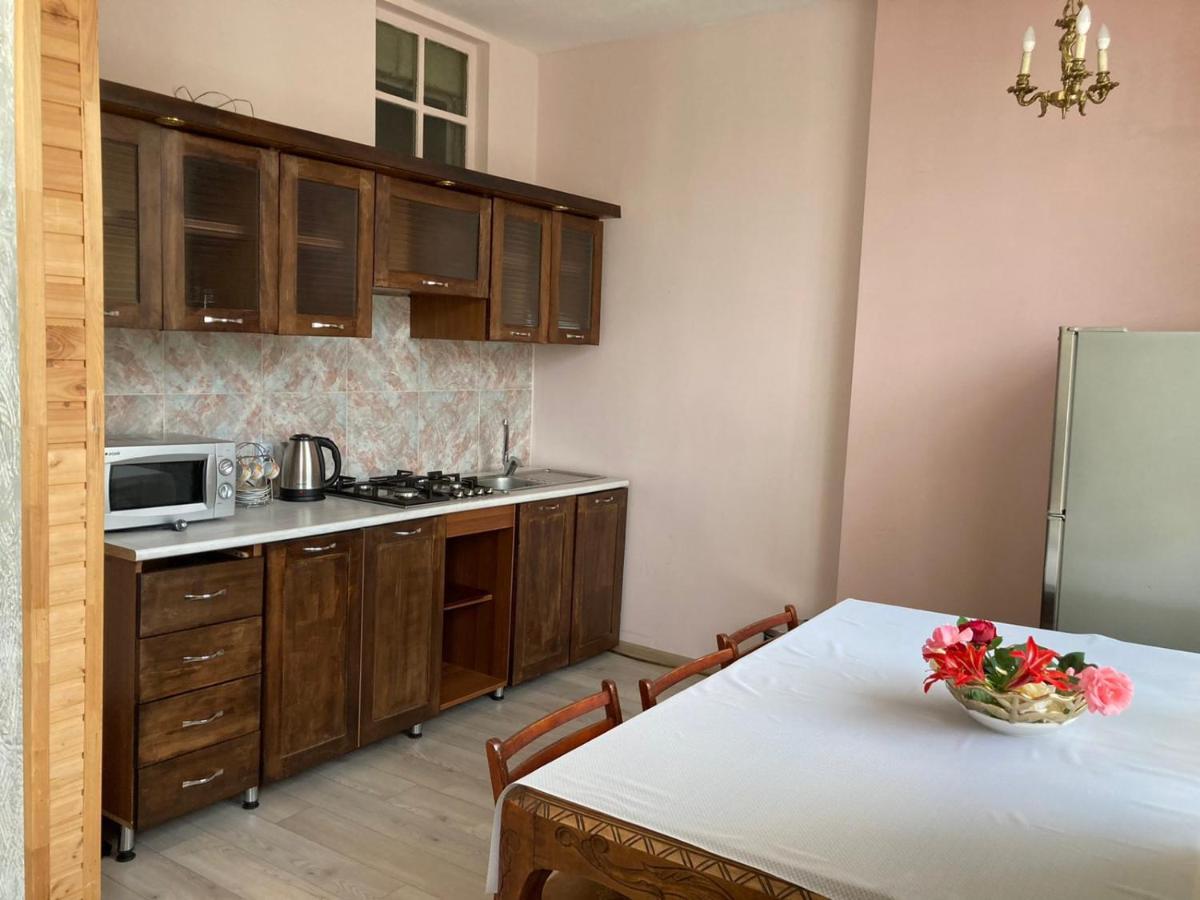 Апартаменти House Nag Кутаїсі Екстер'єр фото